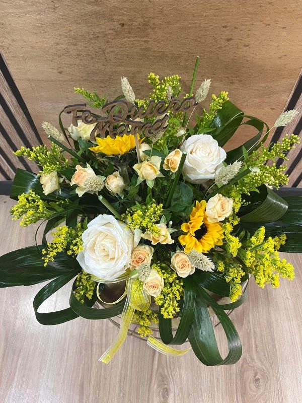 Cesto de Flores Campestres "Te quiero Mamá" - Imagen 2